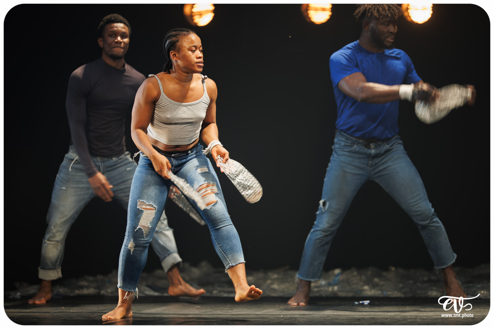 YÉ ! (L'EAU) (CIRCUS BAOBAB)